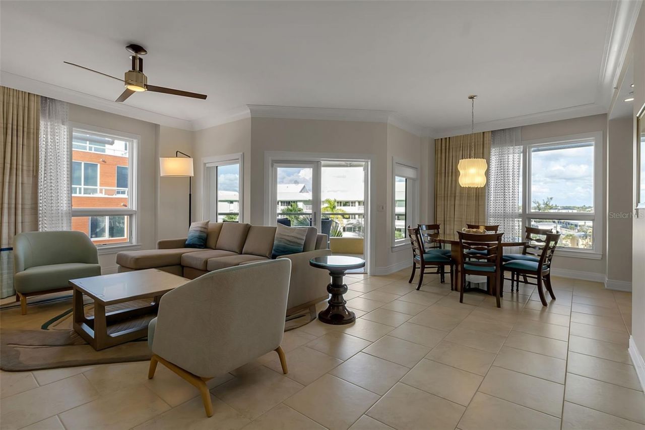 915 Seaside Drive, Unit 412, Sarasota, FL 34242 Photo