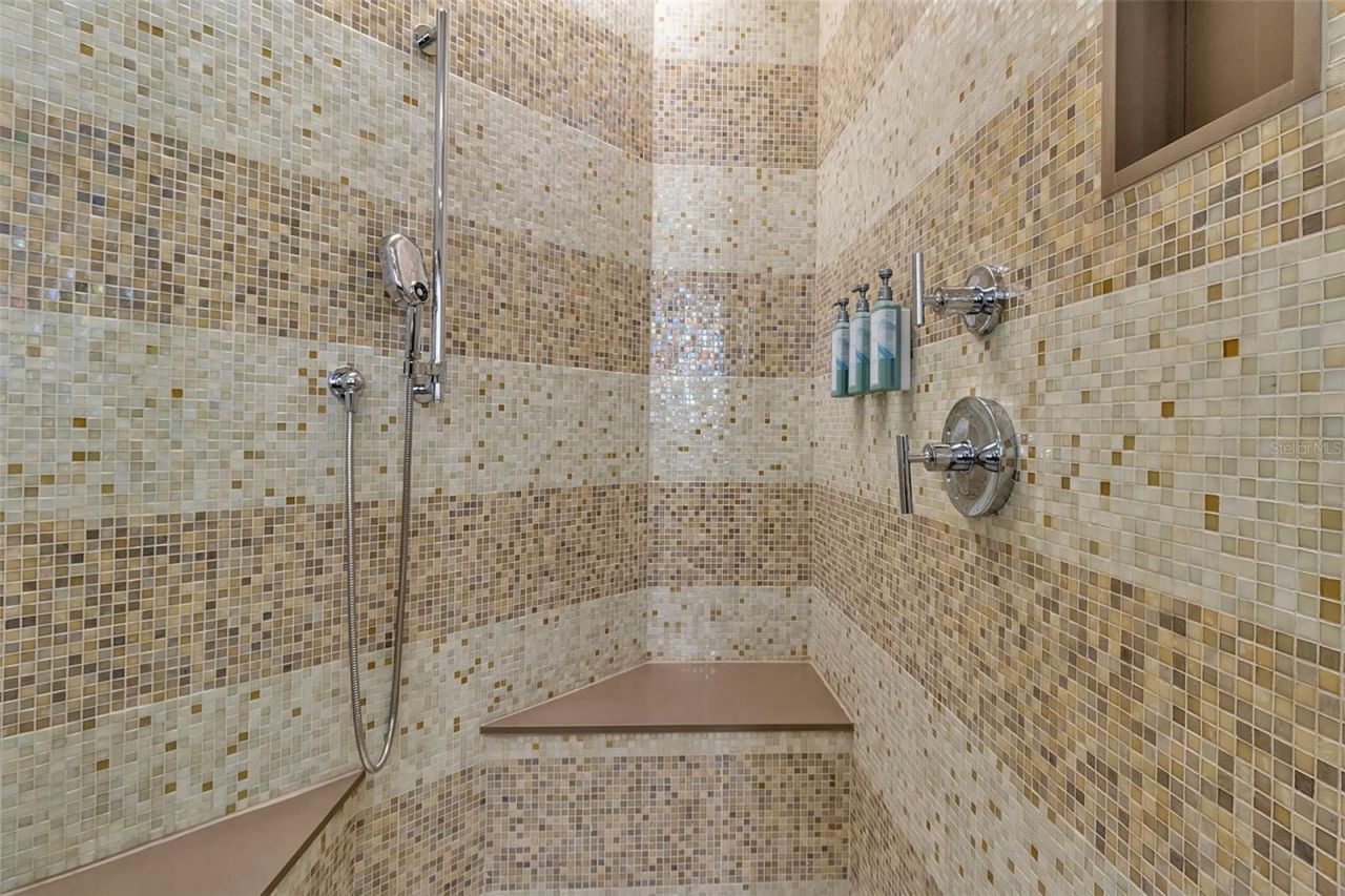 915 Seaside Drive, Unit 412, Sarasota, FL 34242 Photo