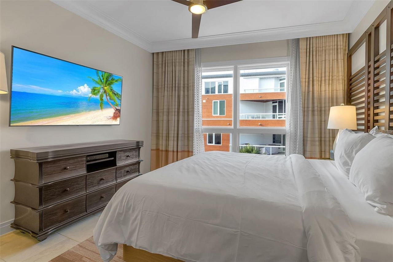 915 Seaside Drive, Unit 412, Sarasota, FL 34242 Photo