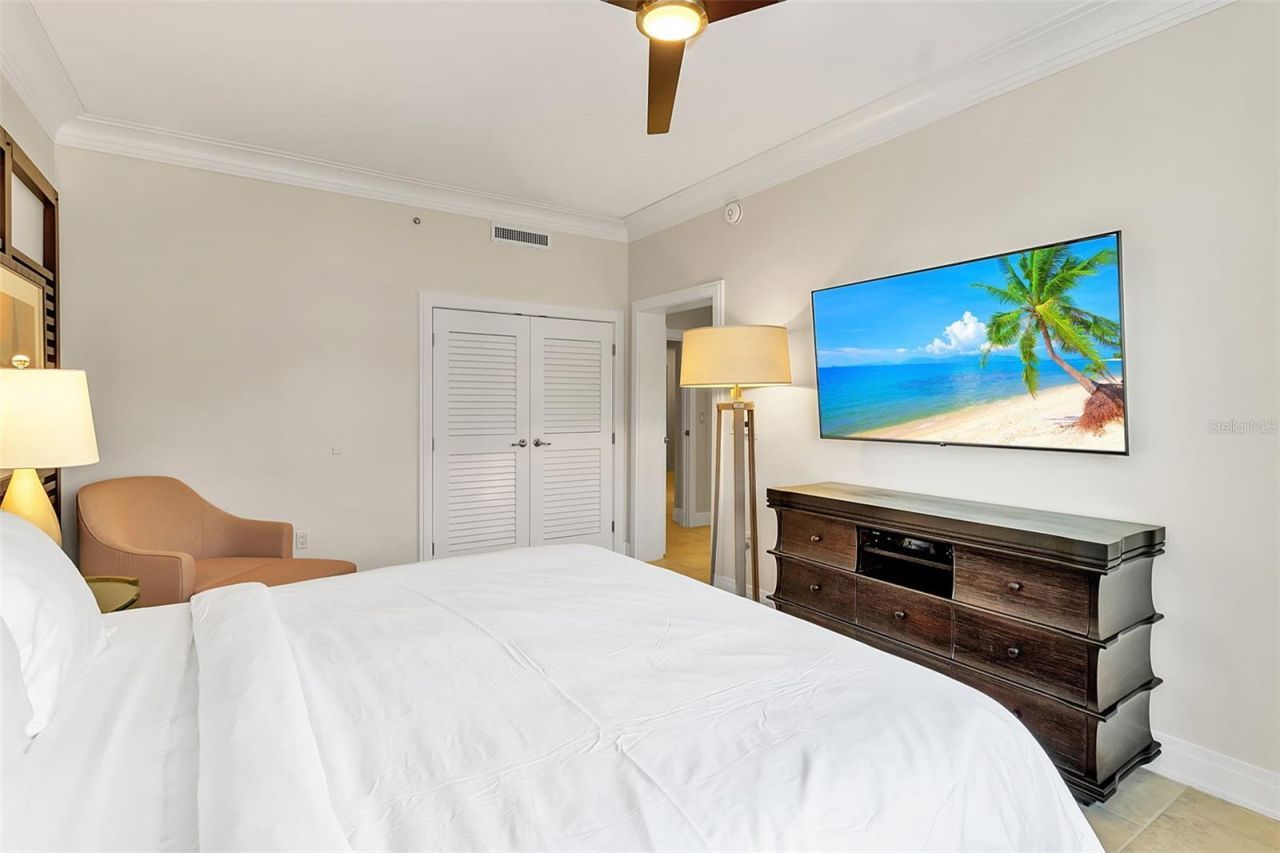 915 Seaside Drive, Unit 412, Sarasota, FL 34242 Photo