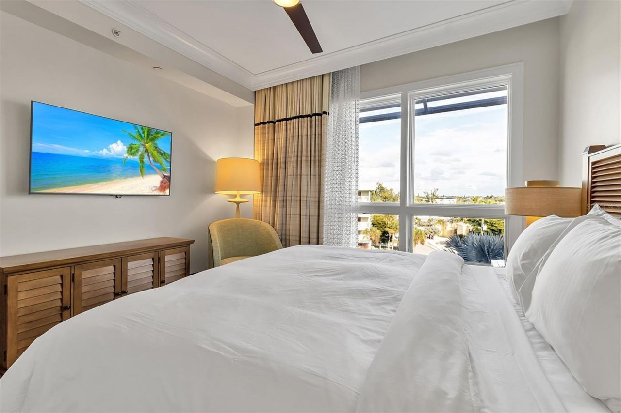 915 Seaside Drive, Unit 412, Sarasota, FL 34242 Photo