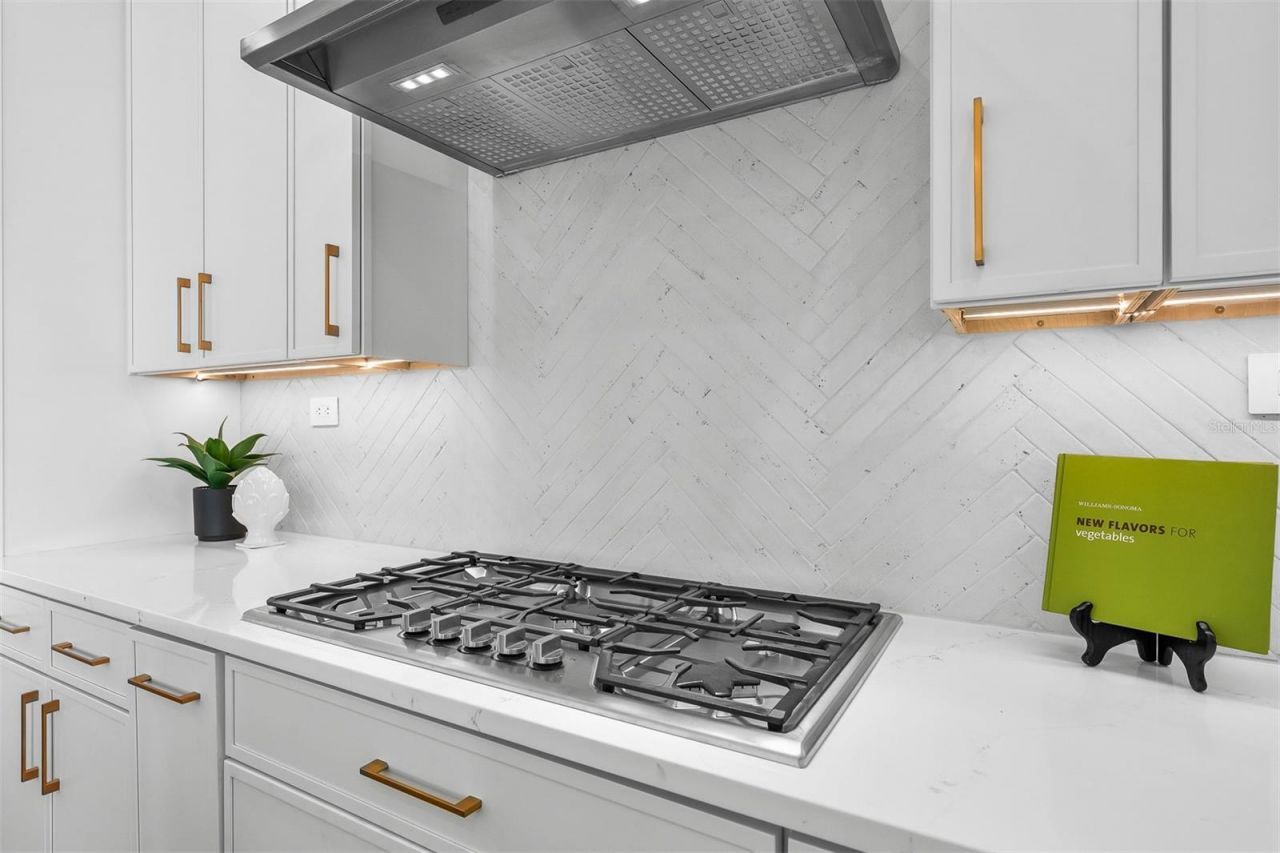 3303 Helen Avenue, Orlando, FL 32804 Photo