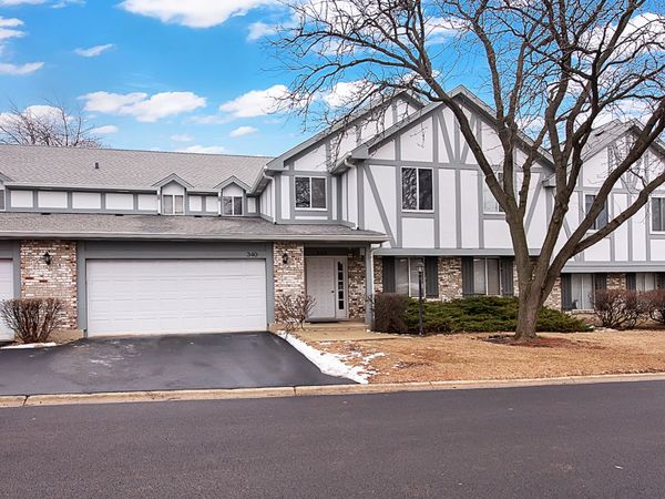 340 Springlake Lane, Unit D, Aurora, IL 60504