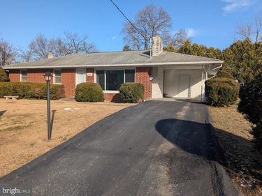 7690 DANIEL DRIVE, HARRISBURG, PA 17112