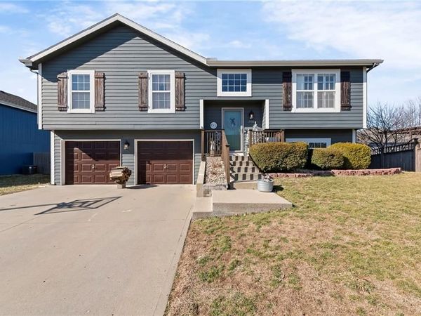 1906 161st Terrace, Basehor, KS 66007