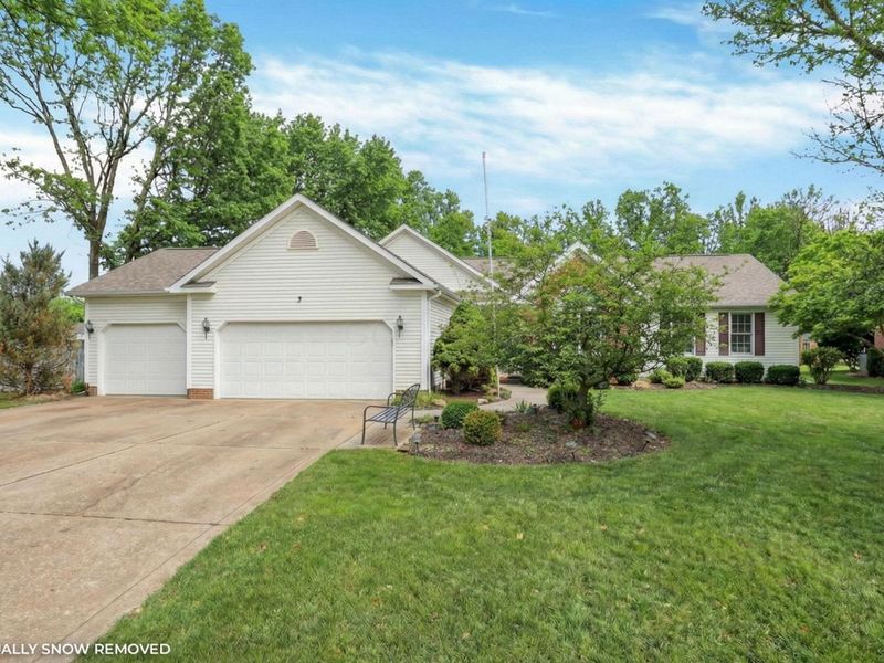 655 W Thrush Avenue, Crestline, OH 44827 Photo 1