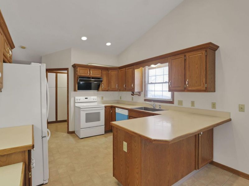 655 W Thrush Avenue, Crestline, OH 44827 Photo 12