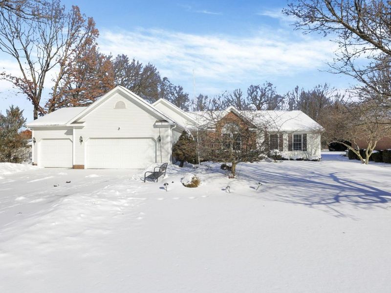 655 W Thrush Avenue, Crestline, OH 44827 Photo 2