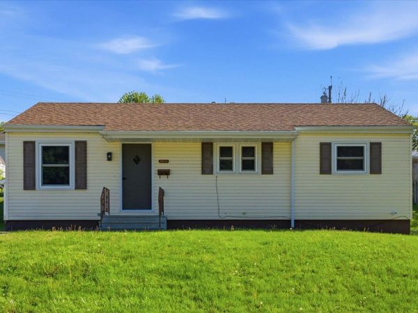 2935 Van Buren Street, Dubuque, IA 52001