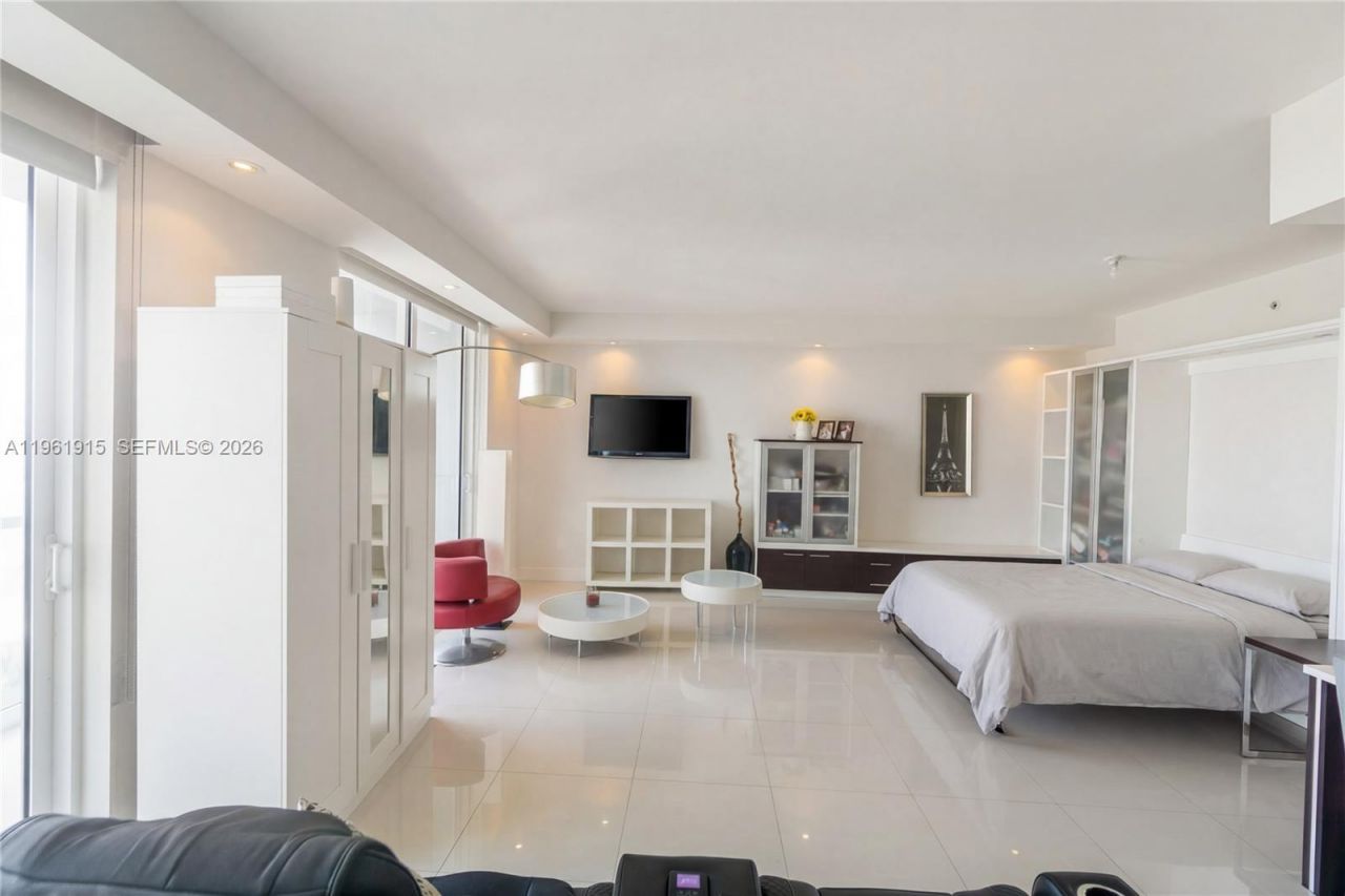 253 NE 2nd St, Unit 3105, Miami, FL 33132 Photo