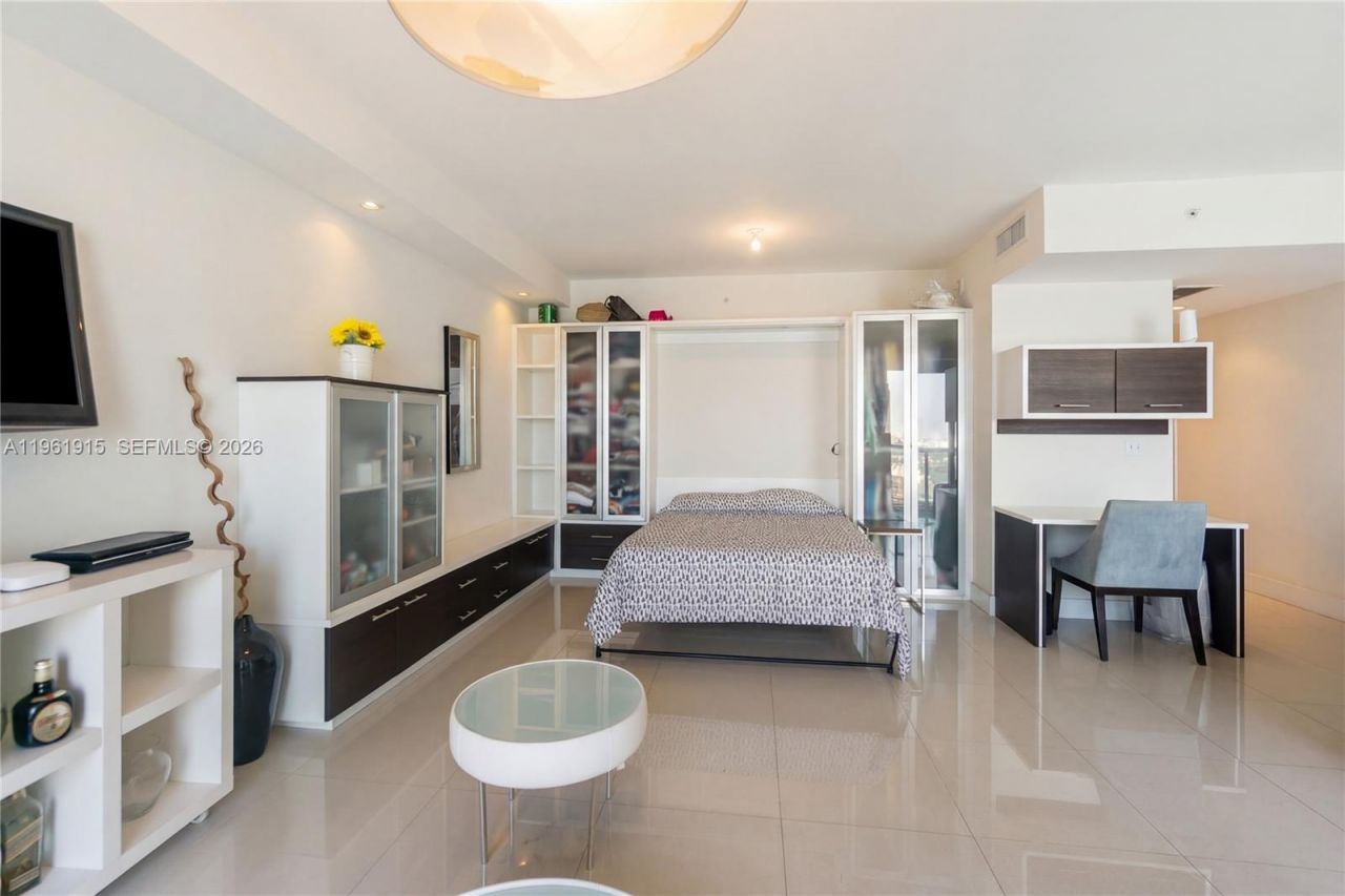 253 NE 2nd St, Unit 3105, Miami, FL 33132 Photo