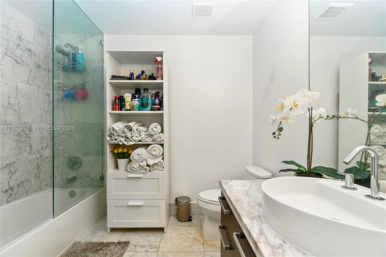 253 NE 2nd St, Unit 3105, Miami, FL 33132 Photo