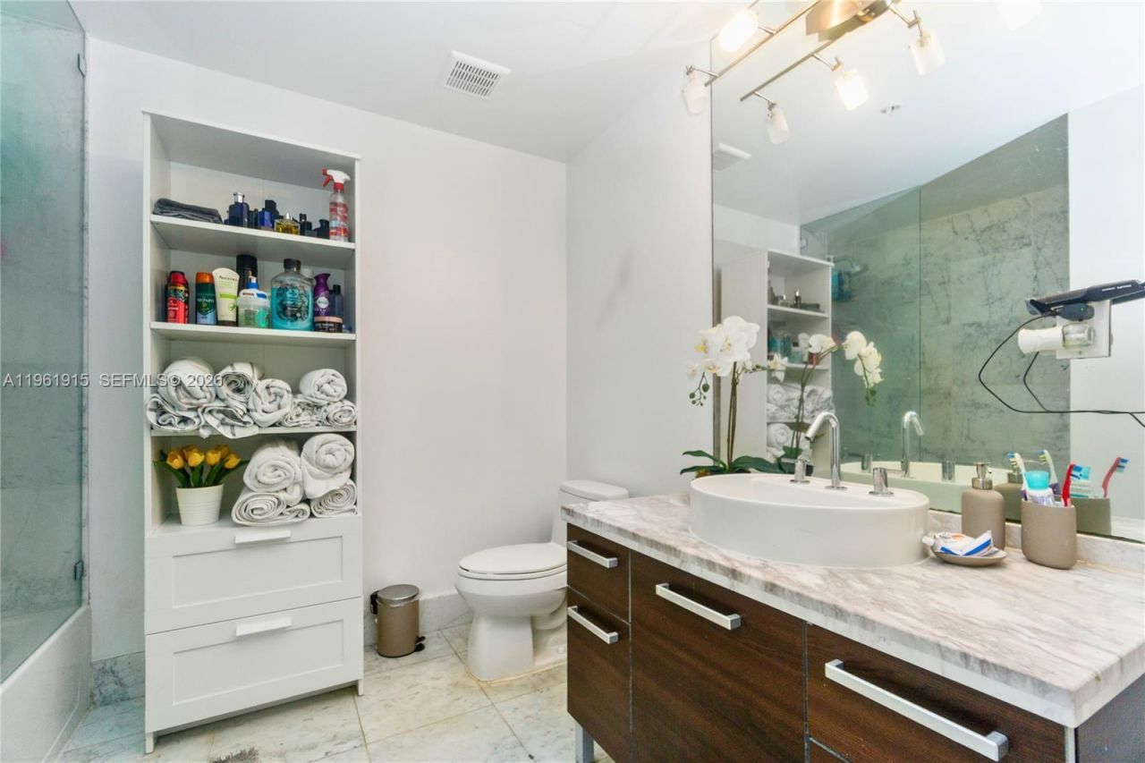 253 NE 2nd St, Unit 3105, Miami, FL 33132 Photo