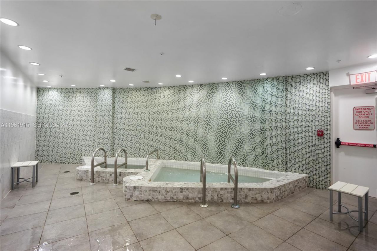 253 NE 2nd St, Unit 3105, Miami, FL 33132 Photo
