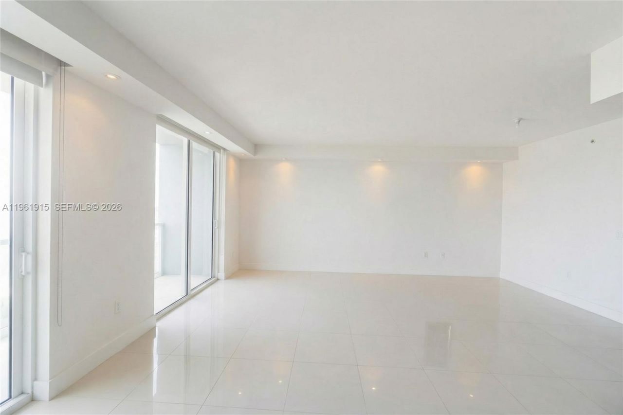 253 NE 2nd St, Unit 3105, Miami, FL 33132 Photo