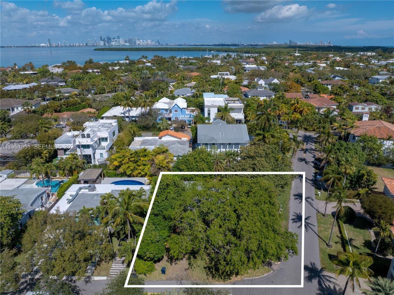 301 Redwood Ln, Key Biscayne, FL 33149 Photo