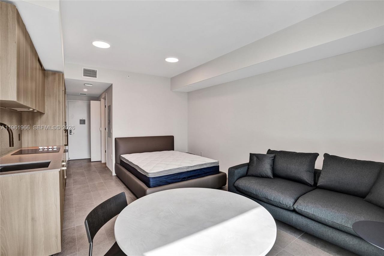 121 NE 5th Street , Unit 1001B, Miami, FL 33132 Photo