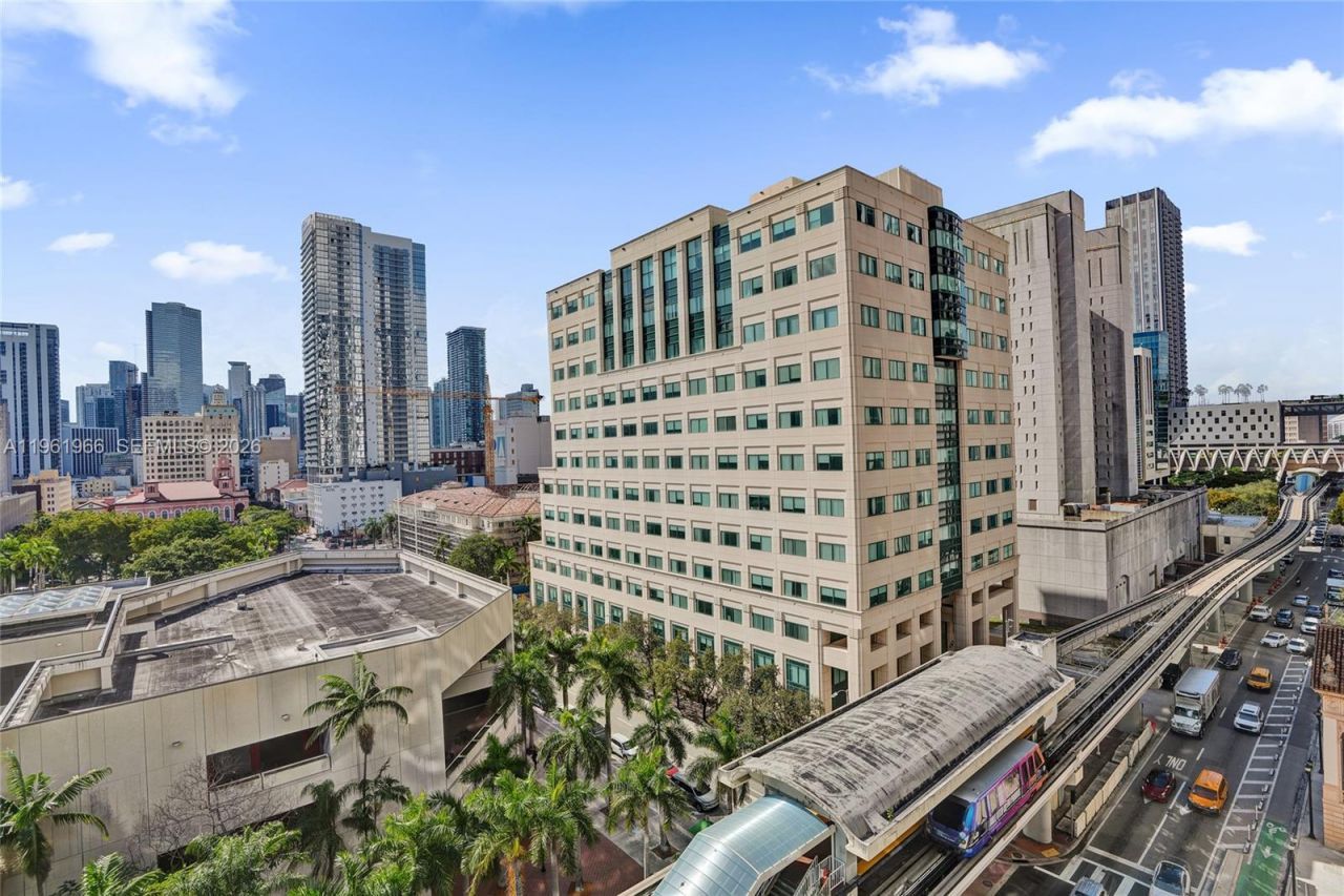 121 NE 5th Street , Unit 1001B, Miami, FL 33132 Photo