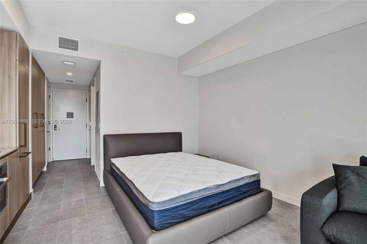 121 NE 5th Street , Unit 1001B, Miami, FL 33132 Photo
