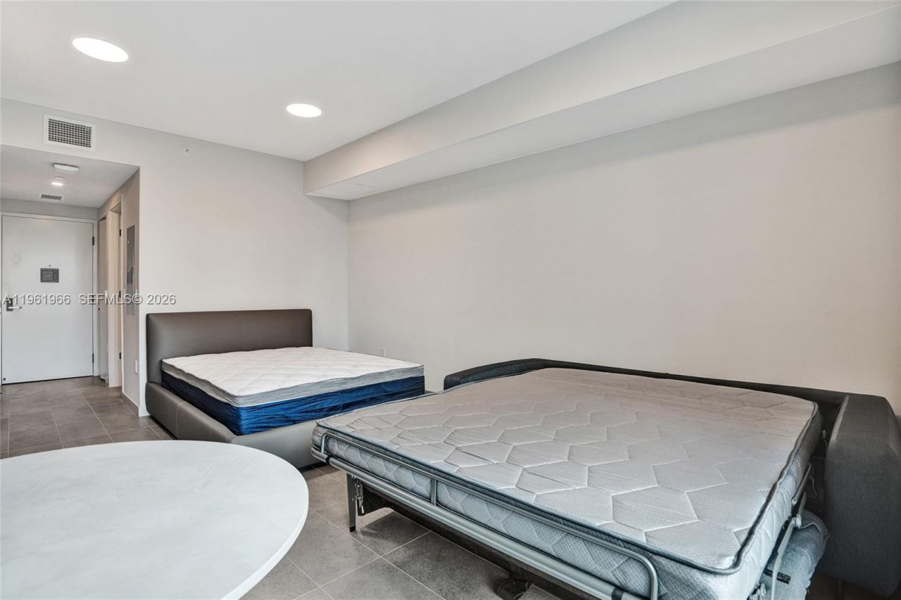 121 NE 5th Street , Unit 1001B, Miami, FL 33132 Photo