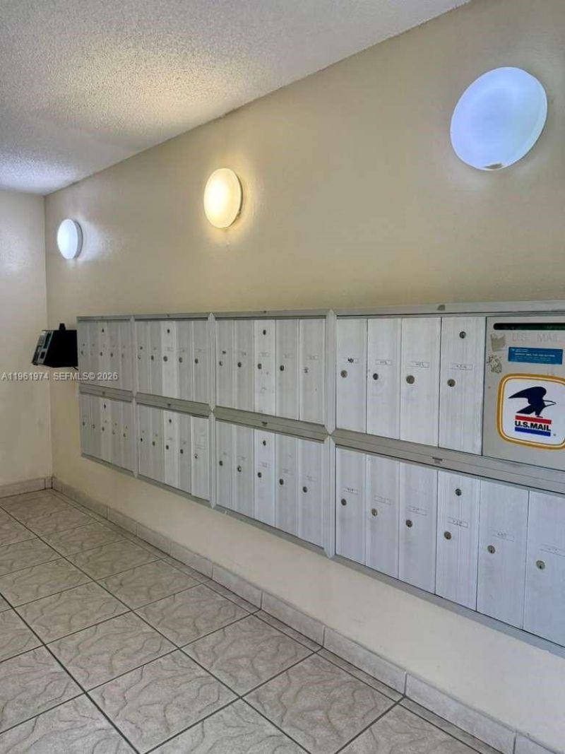 4855 NW 7th St, Unit 409-6, Miami, FL 33126 Photo