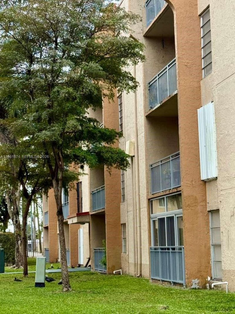 4855 NW 7th St, Unit 409-6, Miami, FL 33126 Photo