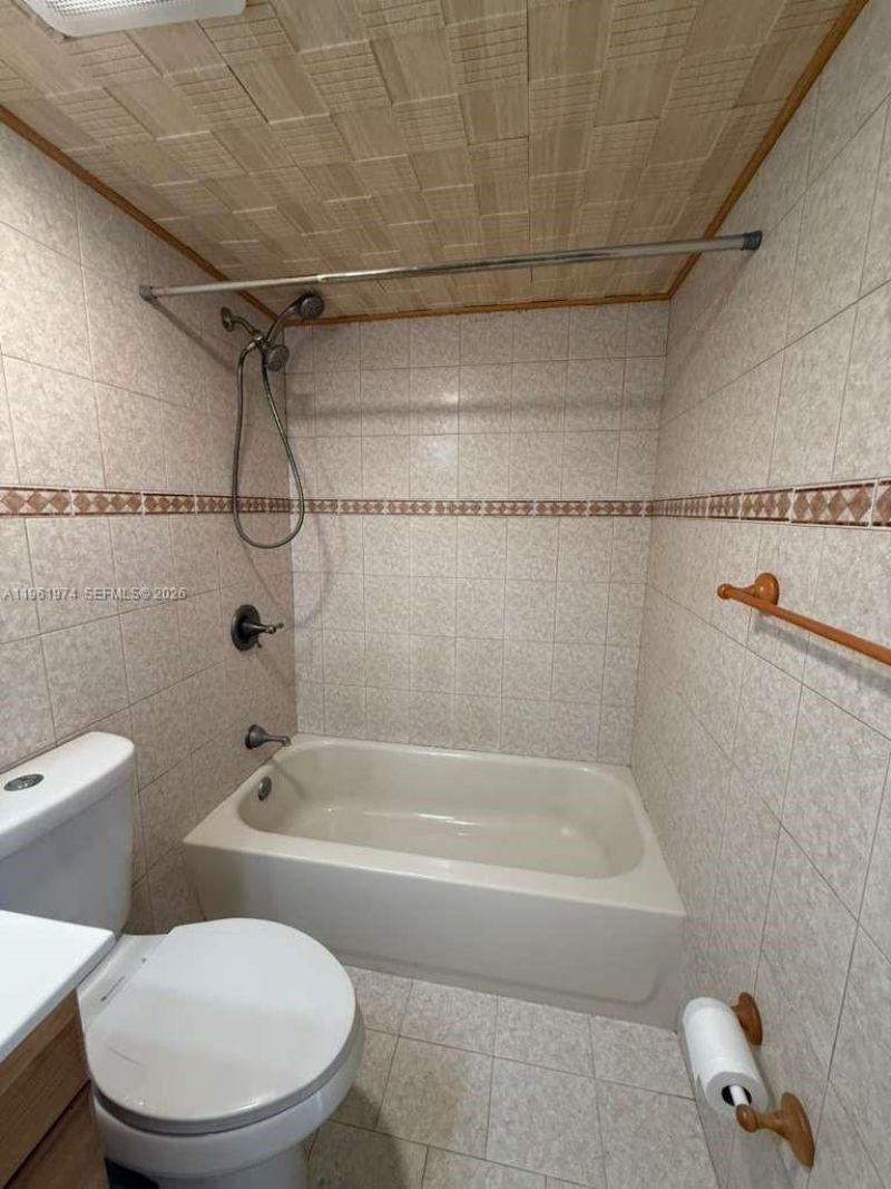 4855 NW 7th St, Unit 409-6, Miami, FL 33126 Photo