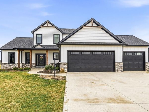50637 Stonecutter Drive, Granger, IN 46530
