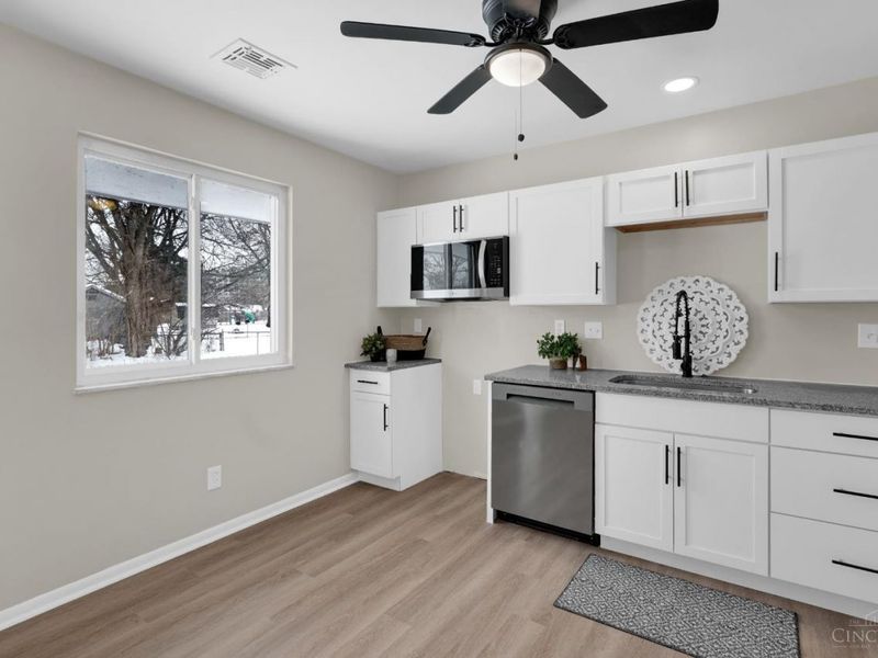 290 Nelson Lane, Cincinnati, OH 45246 Photo 3