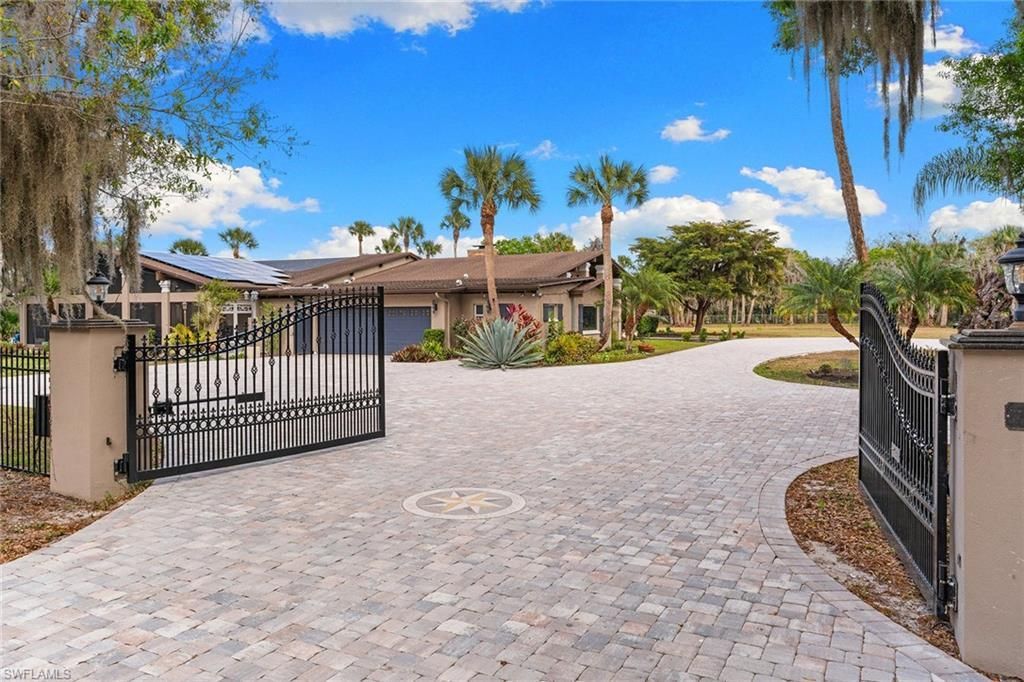 620 E Fort Thompson Ave, Labelle, FL 33935 Photo