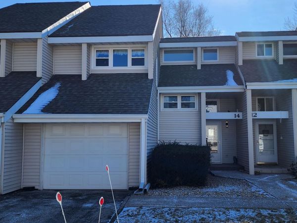 14 COVENTRY LN, Muscatine, IA 52761