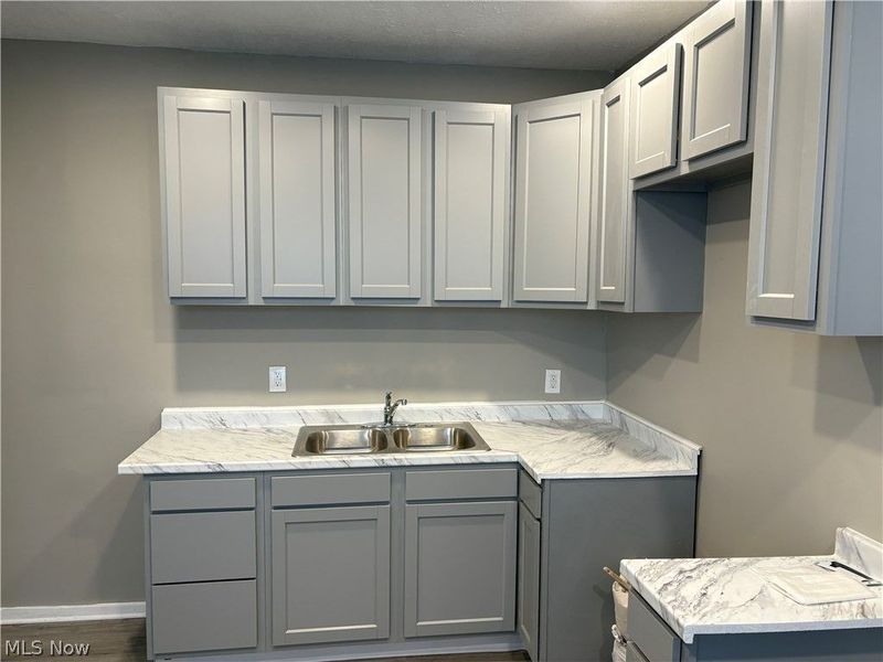 1924 E 123rd Street, Unit Front Down, Cleveland, OH 44106 Photo 2