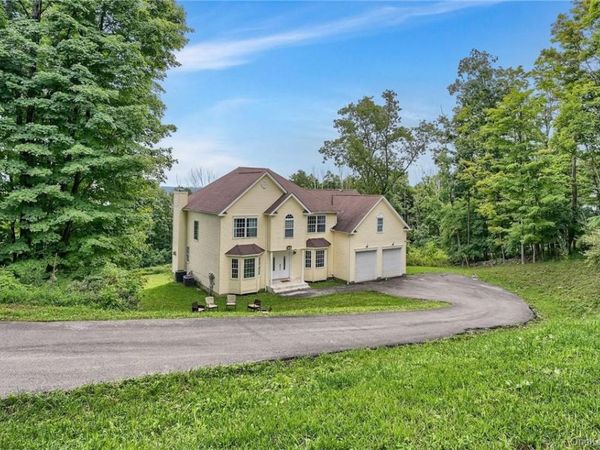 73 Mountain Road, Bloomingburg, NY 12721