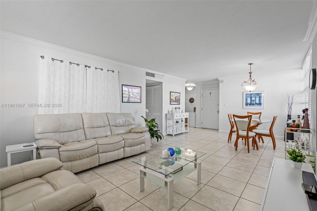 2016 Bay Dr, Unit 203, Miami Beach, FL 33141 Photo