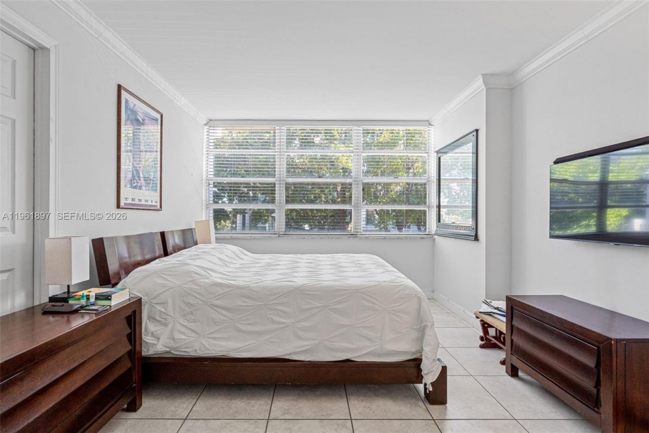 2016 Bay Dr, Unit 203, Miami Beach, FL 33141 Photo