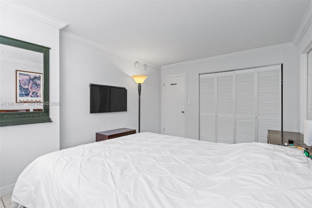 2016 Bay Dr, Unit 203, Miami Beach, FL 33141 Photo