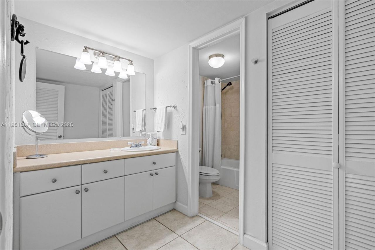 2016 Bay Dr, Unit 203, Miami Beach, FL 33141 Photo