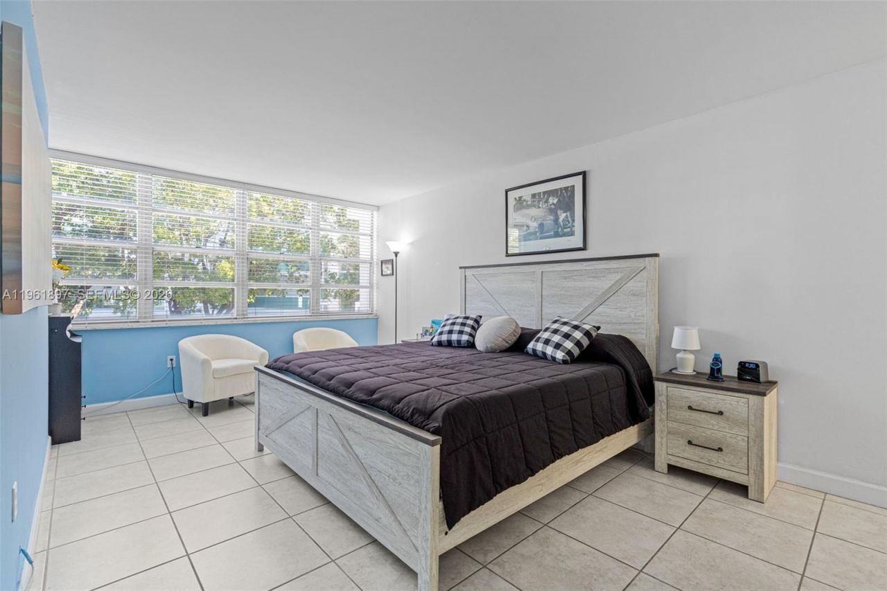 2016 Bay Dr, Unit 203, Miami Beach, FL 33141 Photo