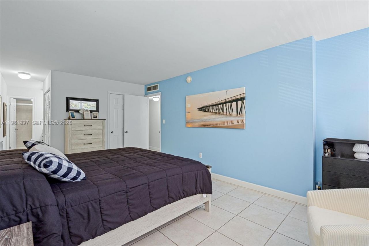 2016 Bay Dr, Unit 203, Miami Beach, FL 33141 Photo