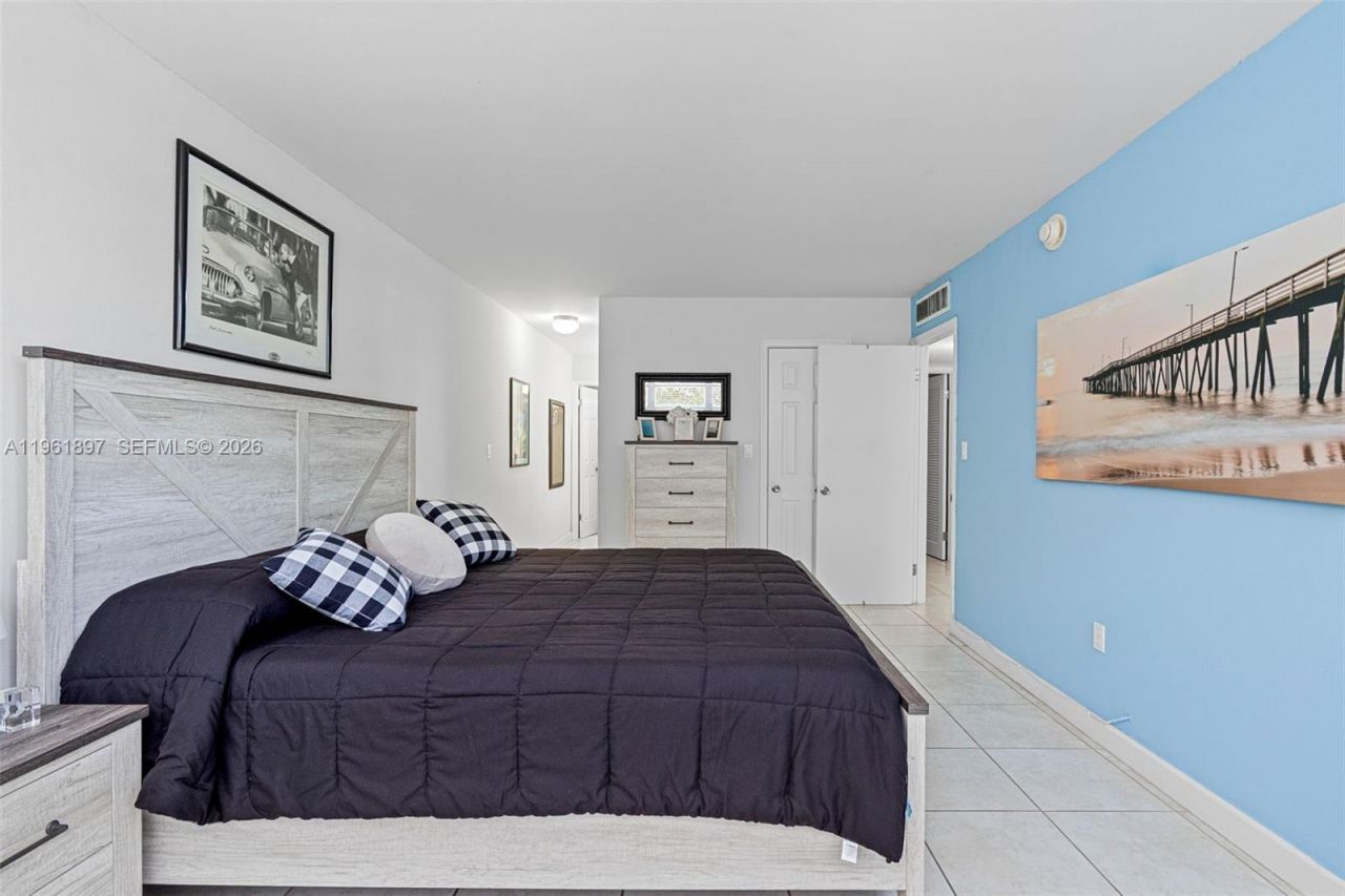 2016 Bay Dr, Unit 203, Miami Beach, FL 33141 Photo