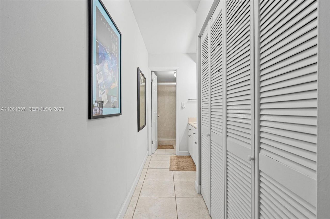 2016 Bay Dr, Unit 203, Miami Beach, FL 33141 Photo