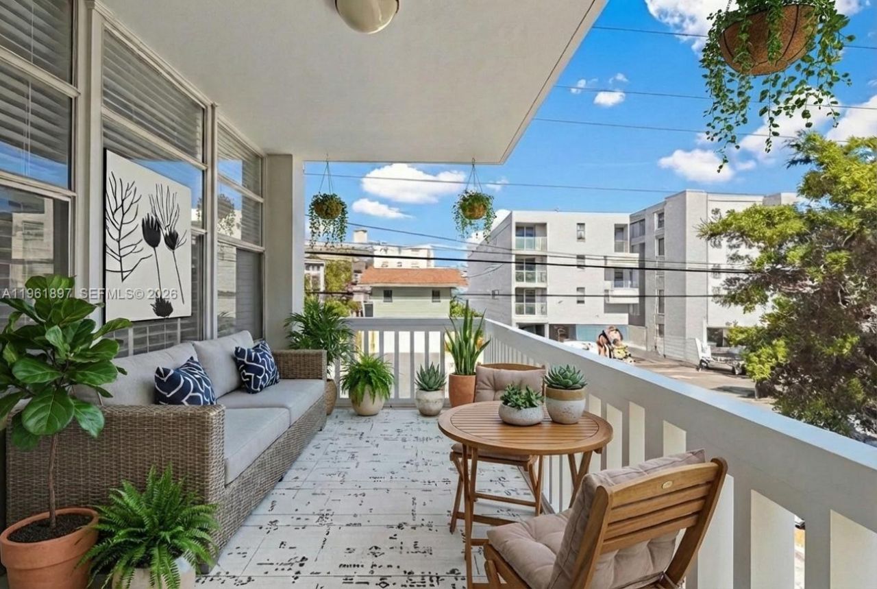 2016 Bay Dr, Unit 203, Miami Beach, FL 33141 Photo