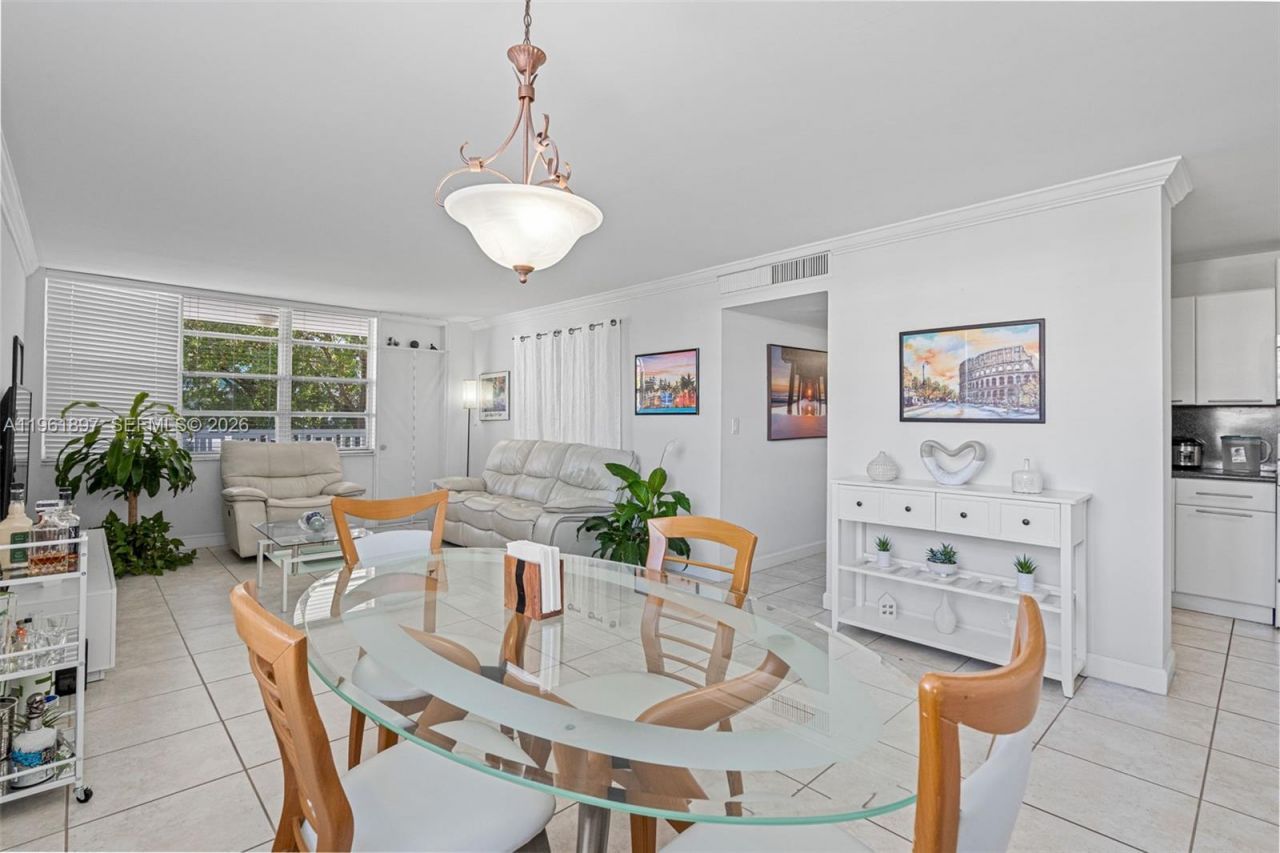 2016 Bay Dr, Unit 203, Miami Beach, FL 33141 Photo