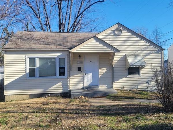 2000 Wismer Avenue, St Louis, MO 63114