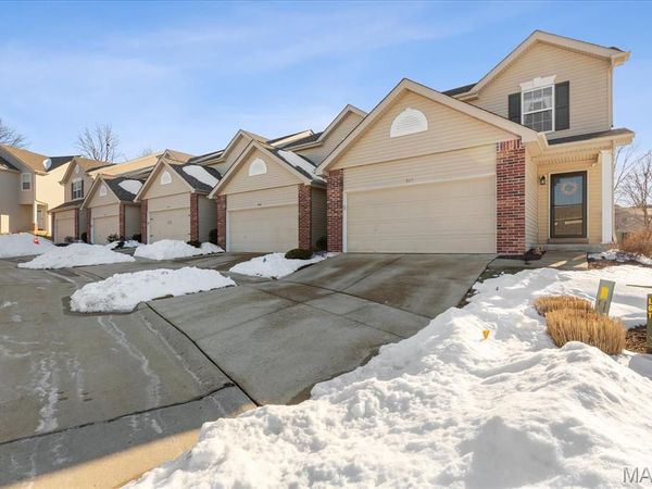 332 Willott Square Drive, St Peters, MO 63376