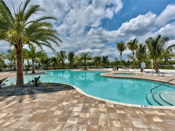16776 Seasons Coast DR, BONITA SPRINGS, FL 34135