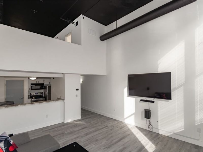1133 W 9th Street, Unit 120, Cleveland, OH 44113 Photo 3