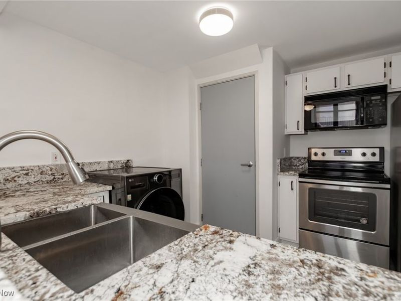 1133 W 9th Street, Unit 120, Cleveland, OH 44113 Photo 8