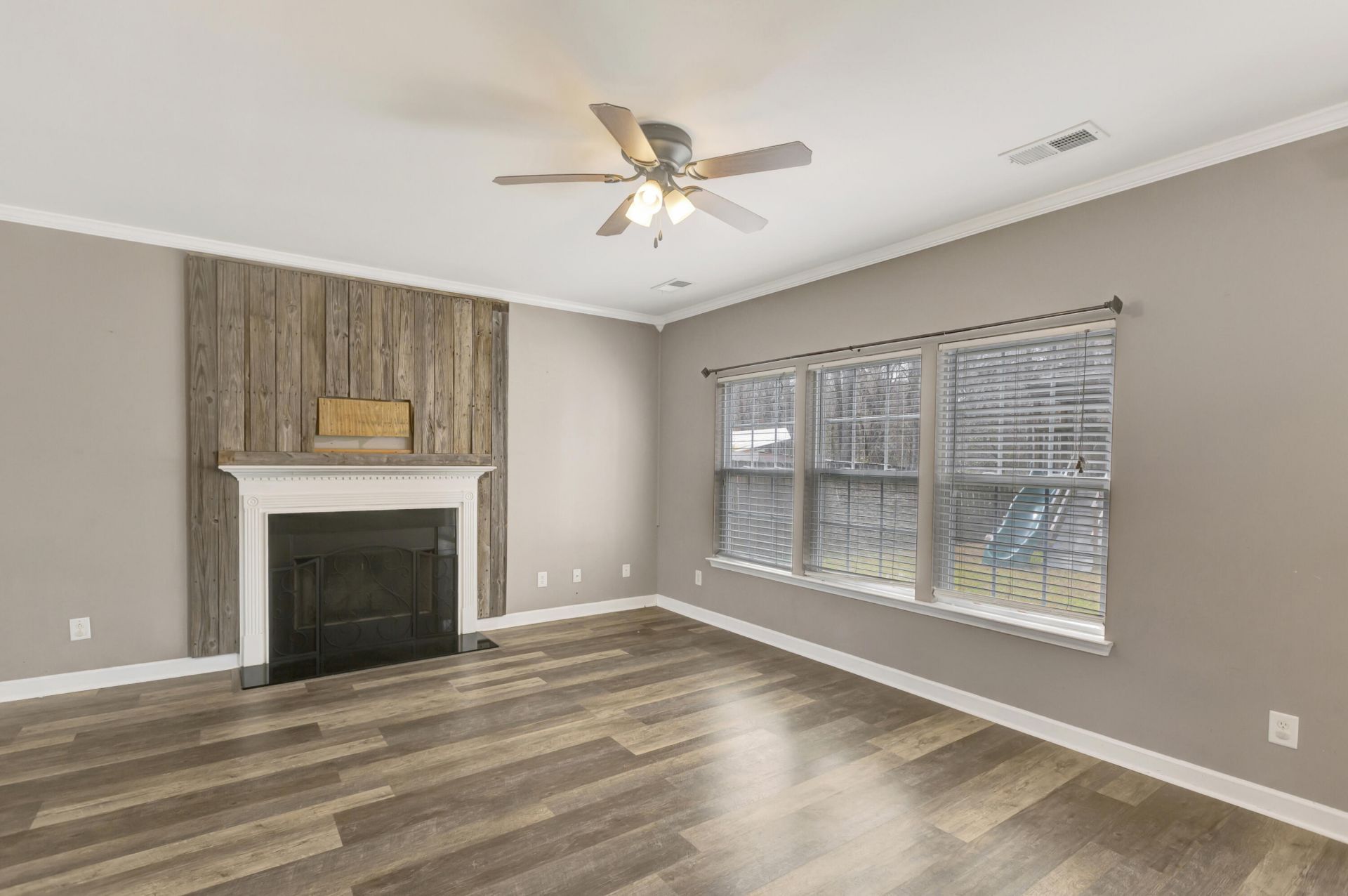 3050 Argyll Drive Photo 5