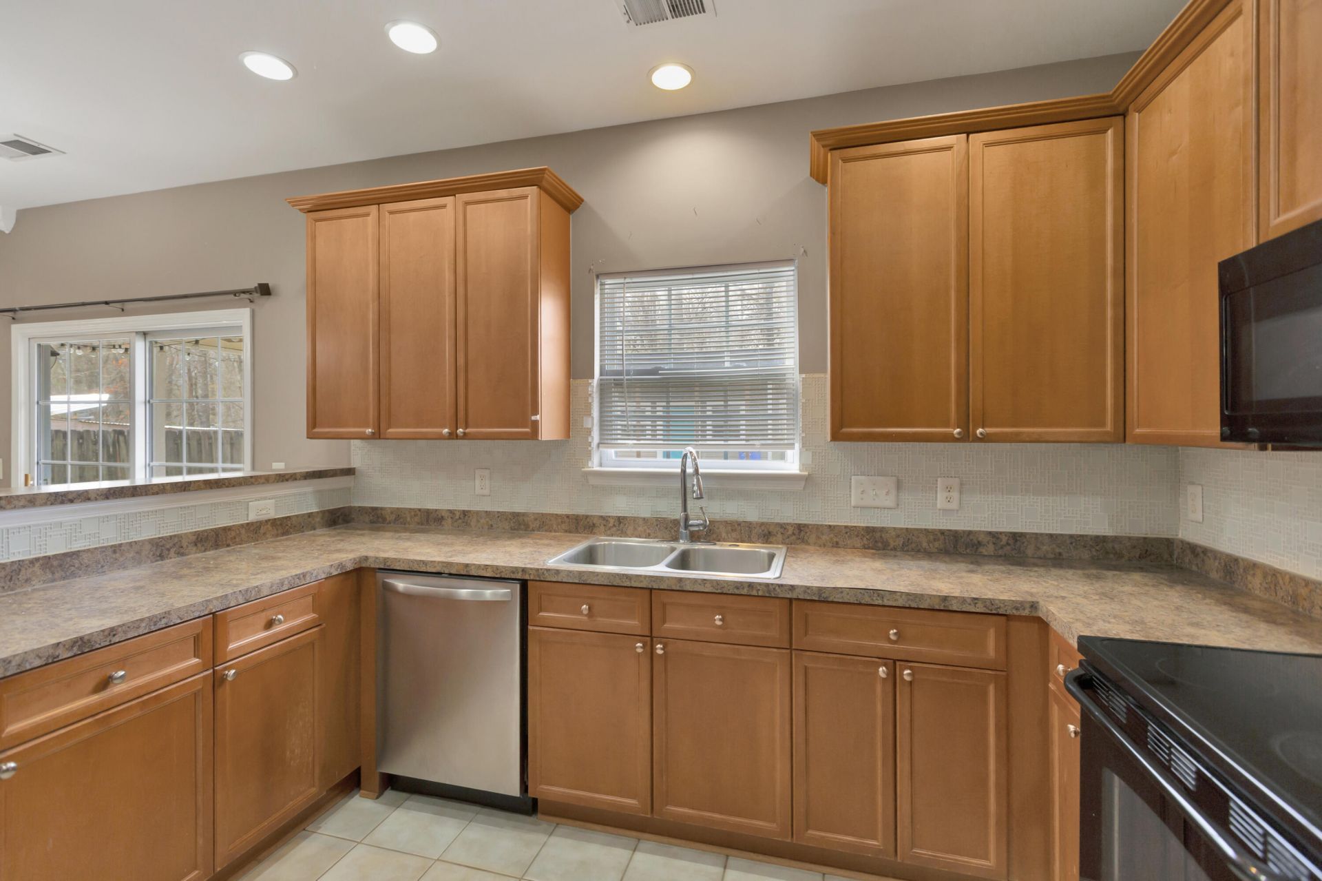 3050 Argyll Drive Photo 9